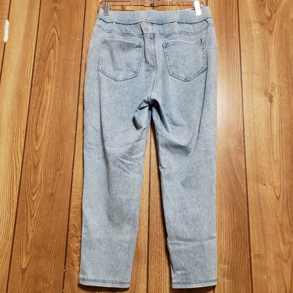 Time and Tru Women Jeggings Stretch Capri High Rise Light denim Medium - Picture 2 of 5